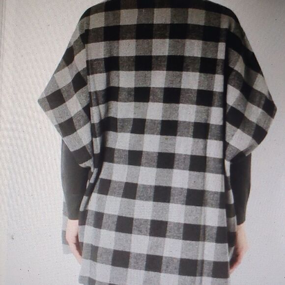 Plaid cape 🍁  - Picture 4 of 5